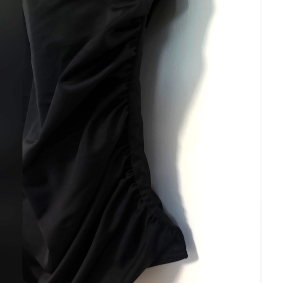 City Chic Ruffles' Women One Piece Swimsuit / Size 14 - Picture 6 of 12